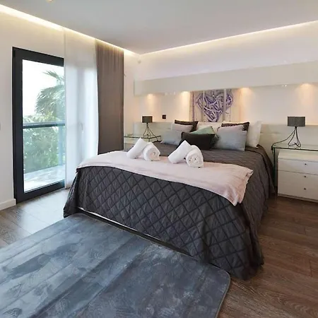 Elegant Albufeira Villa Julialva Platinum 3 Bedrooms Games Great Pool Area Villa *
