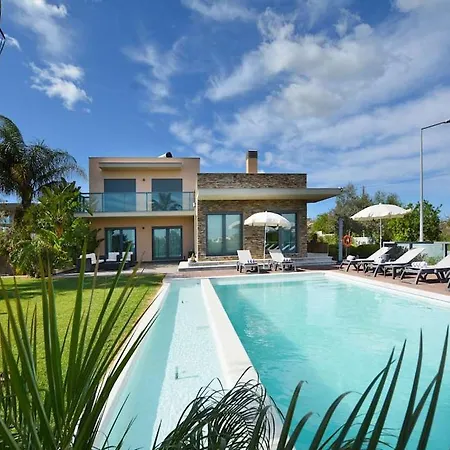Villa Elegant Albufeira Villa Julialva Platinum 3 Bedrooms Games Great Pool Area