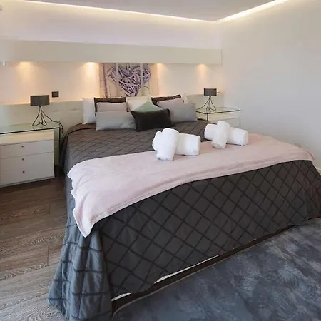 Villa Elegant Albufeira Villa Julialva Platinum 3 Bedrooms Games Great Pool Area